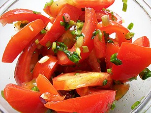 Рецепт салата цезарь с помидорами