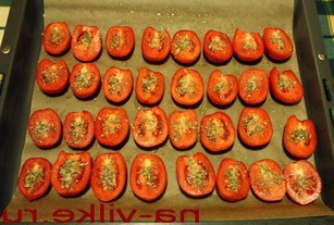Огурцы и томаты в теплице