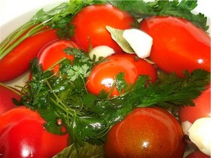 Грибы с томатной пастой