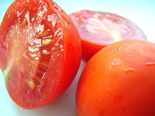 Отбивные в духовке с помидорами