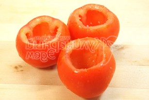 Жареные помидоры с яйцом